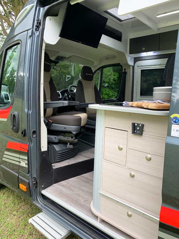Escape_V6414_KitchenExterior