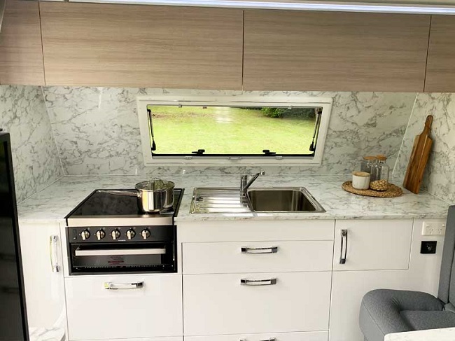 Topaz_CV7054SL_Kitchen Avida Topaz Front Kitchen