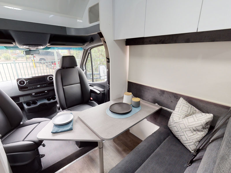 Silverton-B7132SL-Dinette Silverton-B7132SL